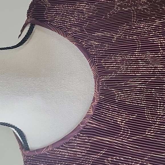 Evereve‎ Hazel Burgundy Scoop Neck Sleeveless Pleated Dress Women Sz Medium - Picture 9 of 15